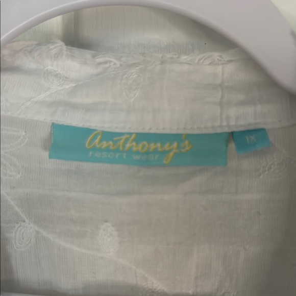 Anthonys Resort Wear Textured White Button-Down Shirt - Picture 2 of 11